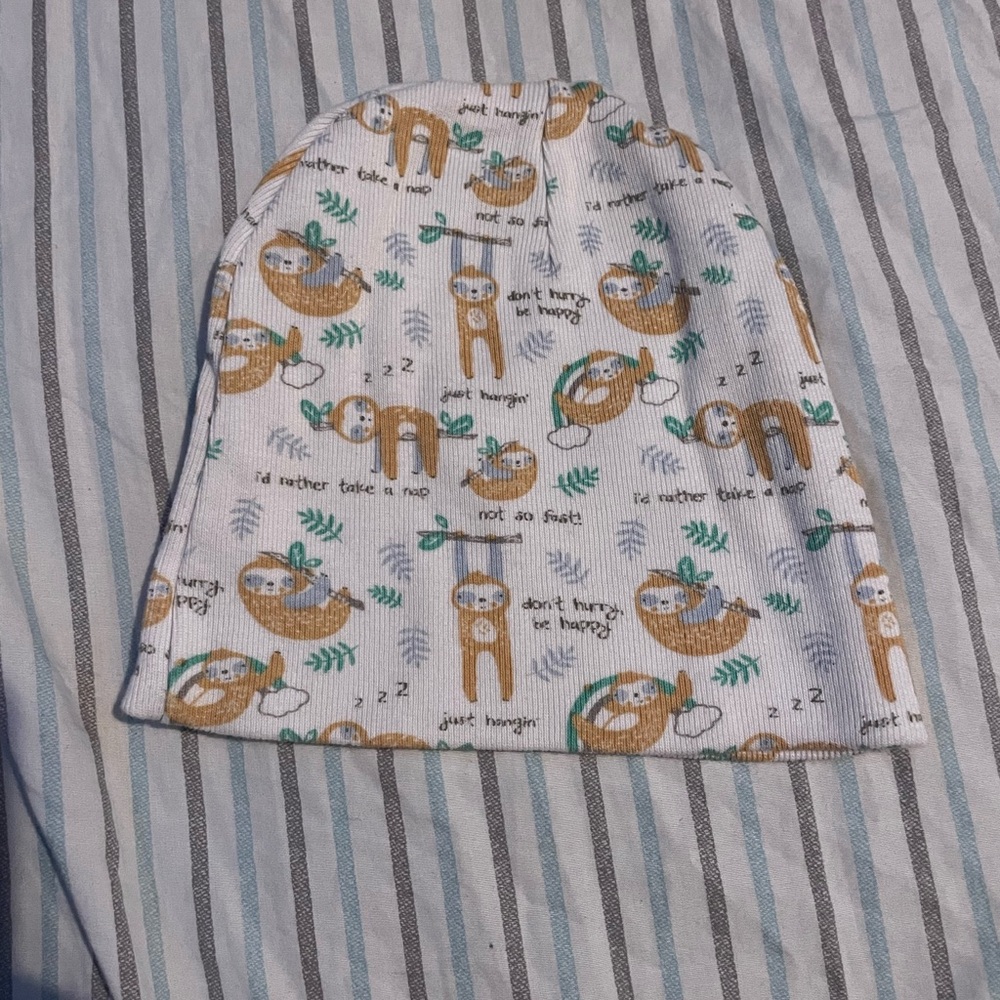 Newborn sloth hat